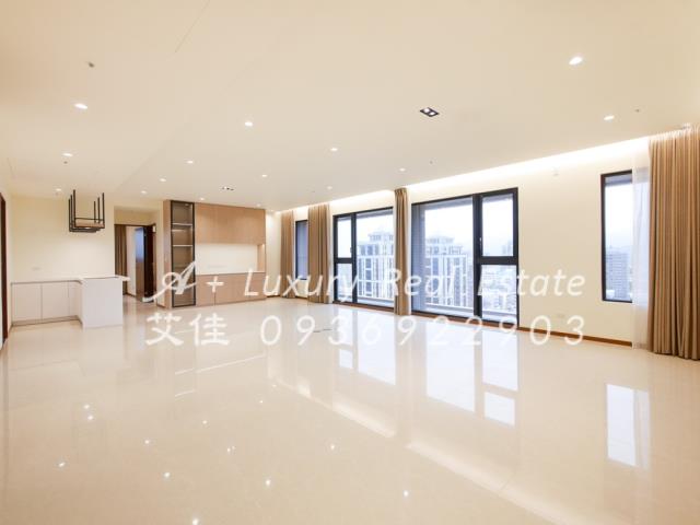 雍居仁愛