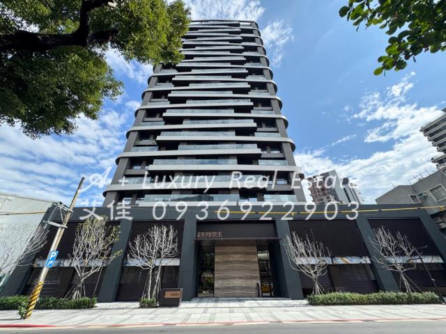 天母常玉