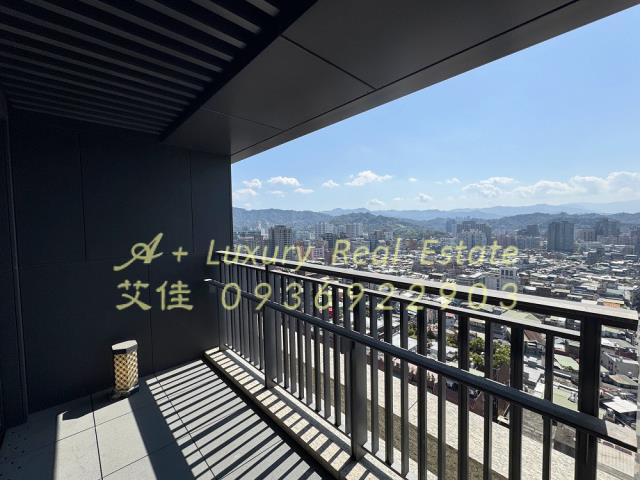 首泰信義